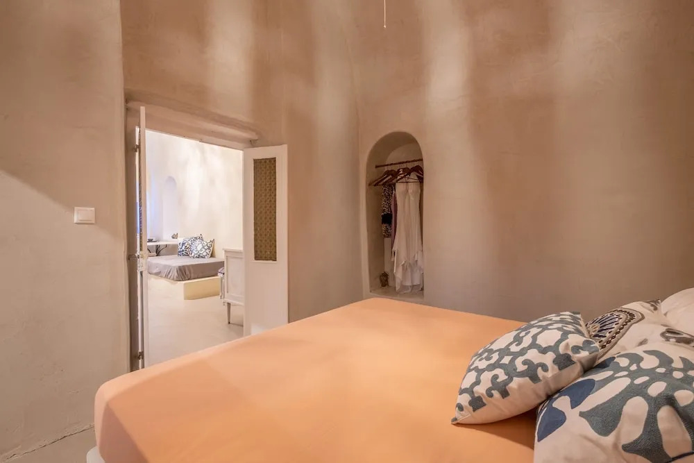 DeltaMi Santorini
