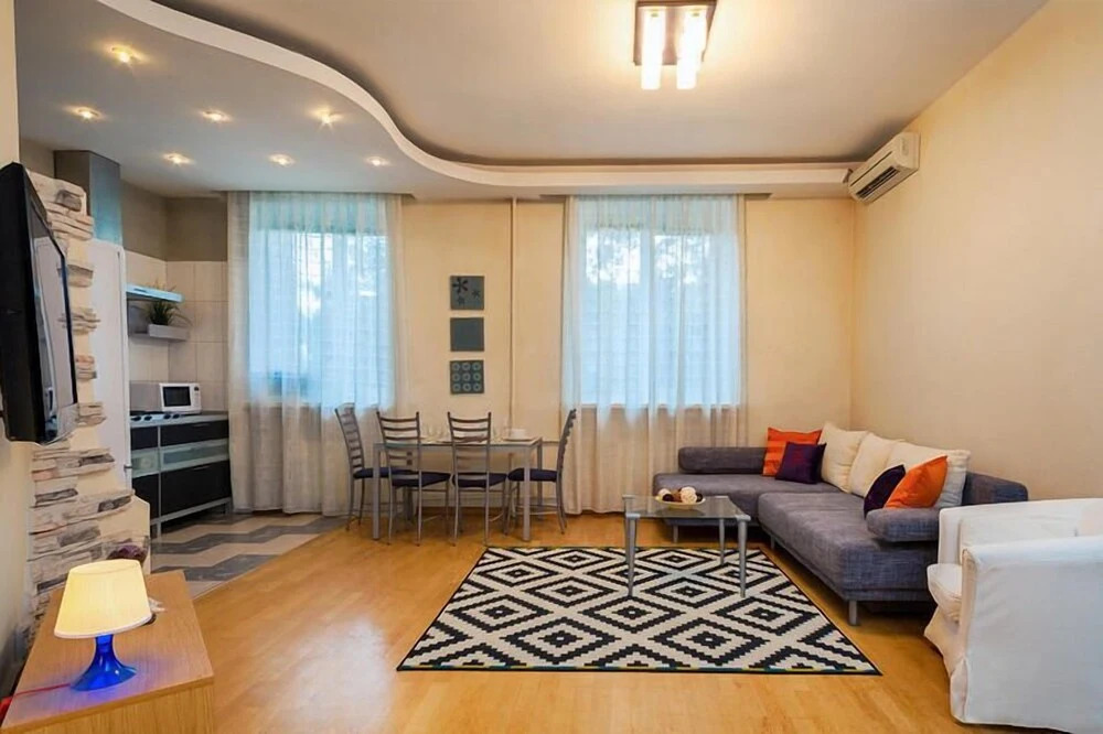 Апартаменты Lux, Смоленский бул., 7