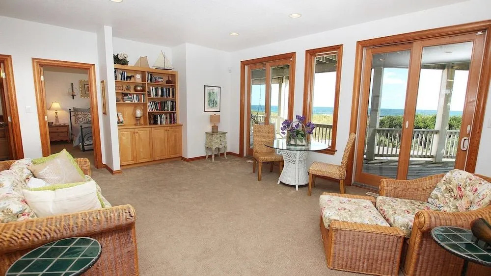 Windrift - 6 Br Home