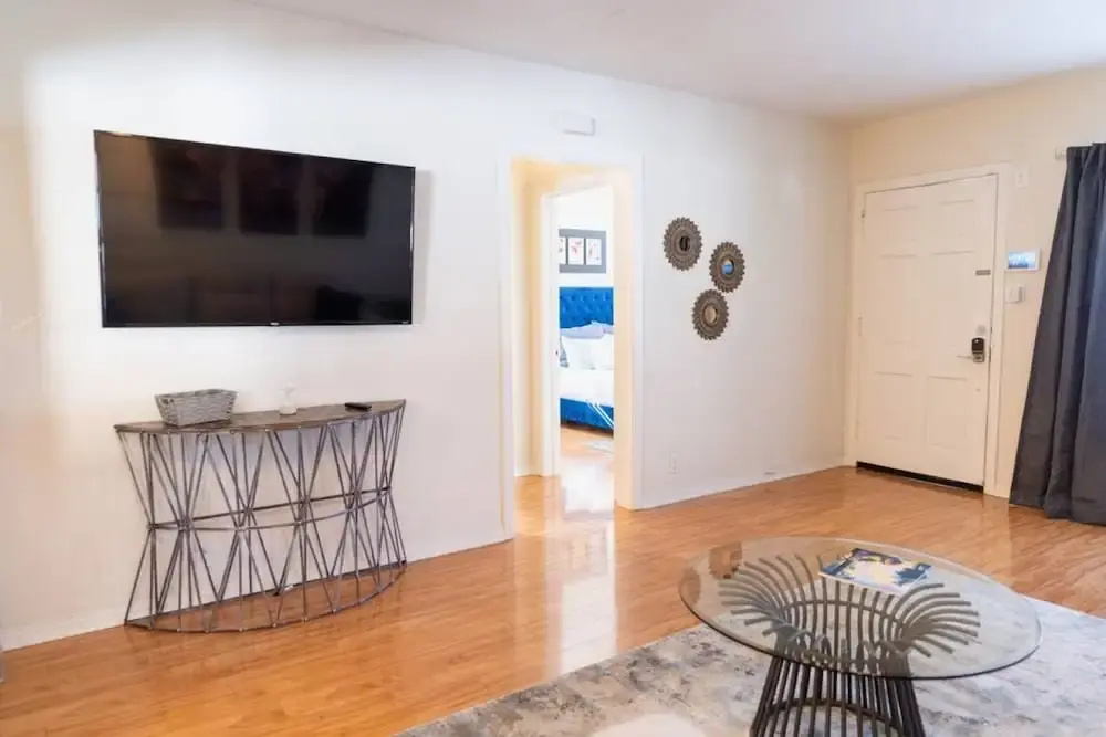 Fully Renovated 2BR Home With HOT TUB Private Fenced Yard Patio Near Noho Arts District p42