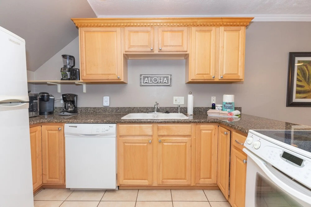Kahana Sunset D10 2 Bedroom Condo by Redawning