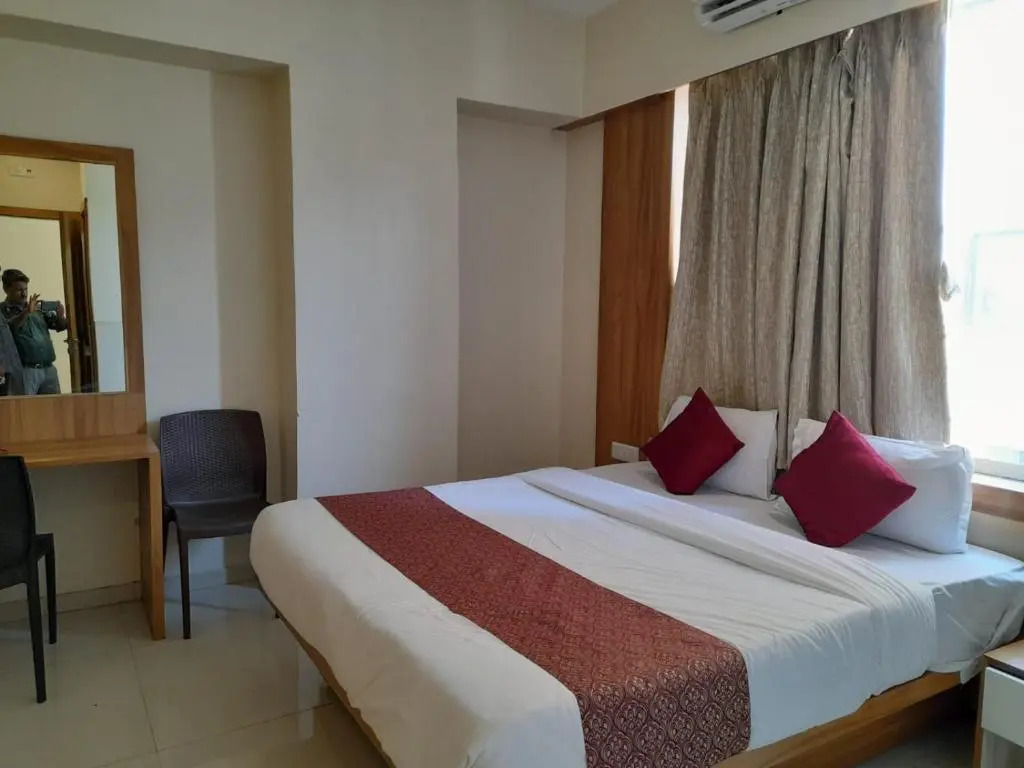Hotel Shubharambh Lodging & Boarding By WB Inn