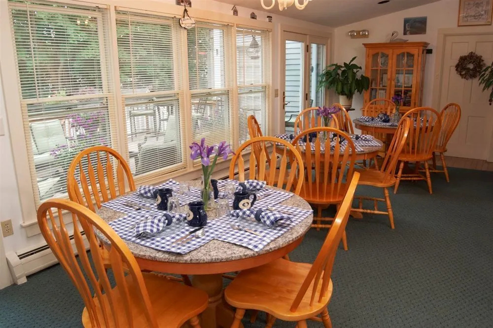 Old Harbor Inn