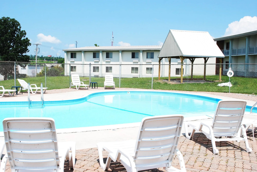 Travel Inn - Watertown NY