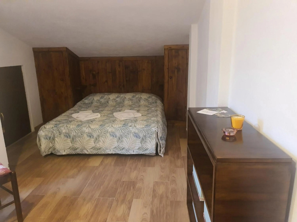 ANTICA NEVIERA HOUSE