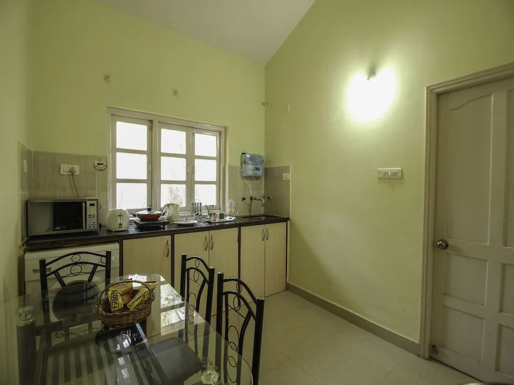 OYO 10093 Home Pool View 1BHK Calangute