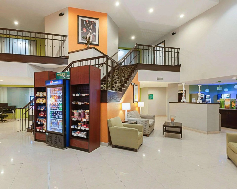 Quality Suites Sulphur