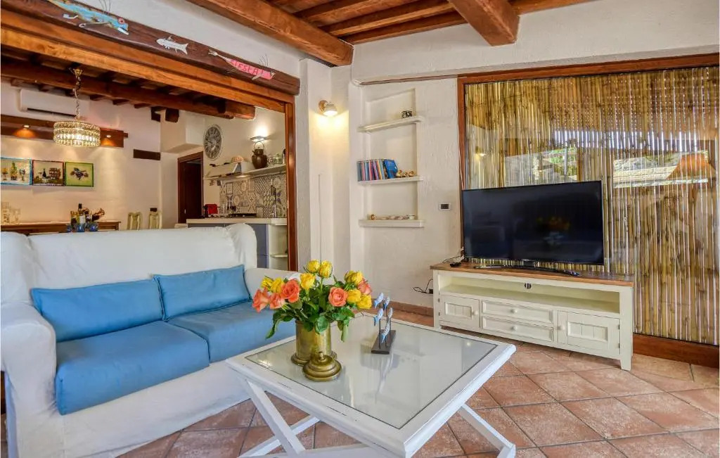 Lovely Home In Castiglione Della Pesc