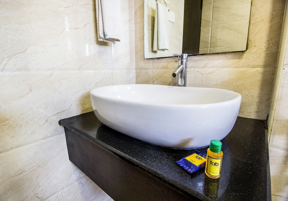 FabHotel Alreef Residency Vadaplani