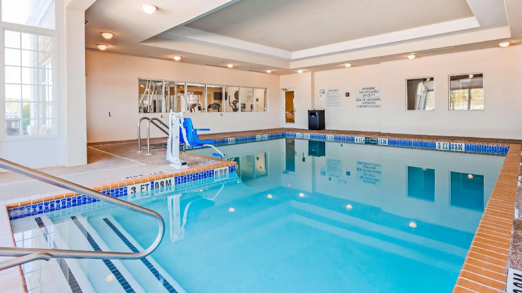 Best Western Plus Rose City Conference Center Inn