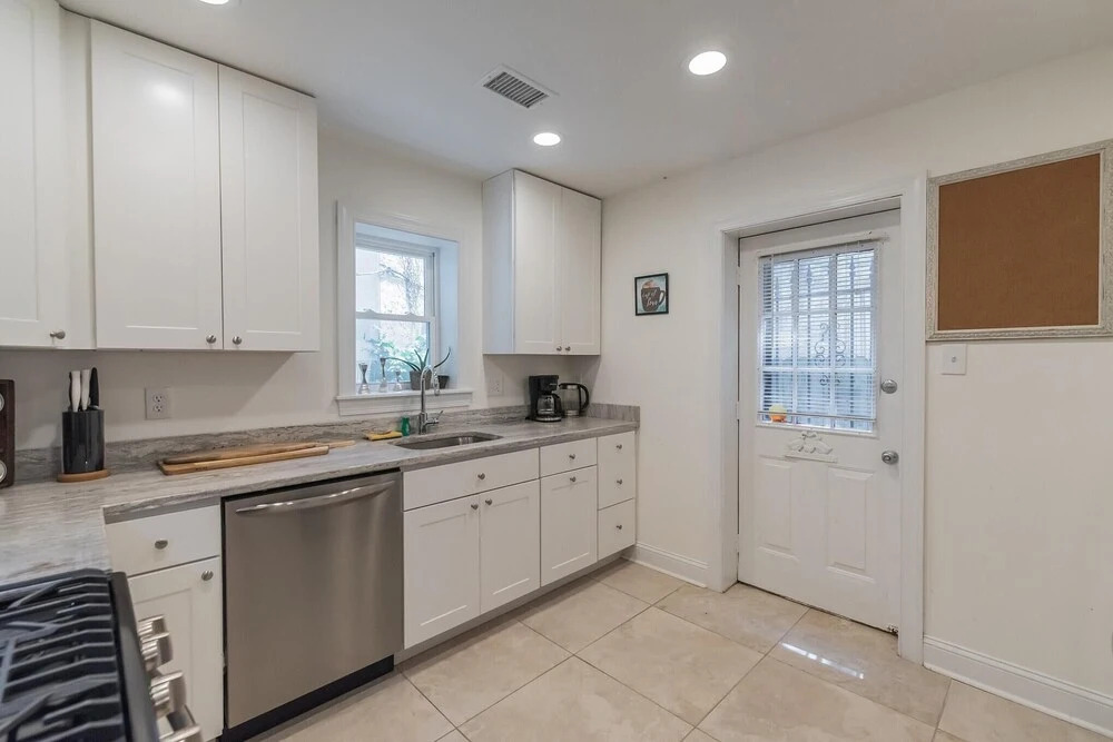 2439 Grays Ferry