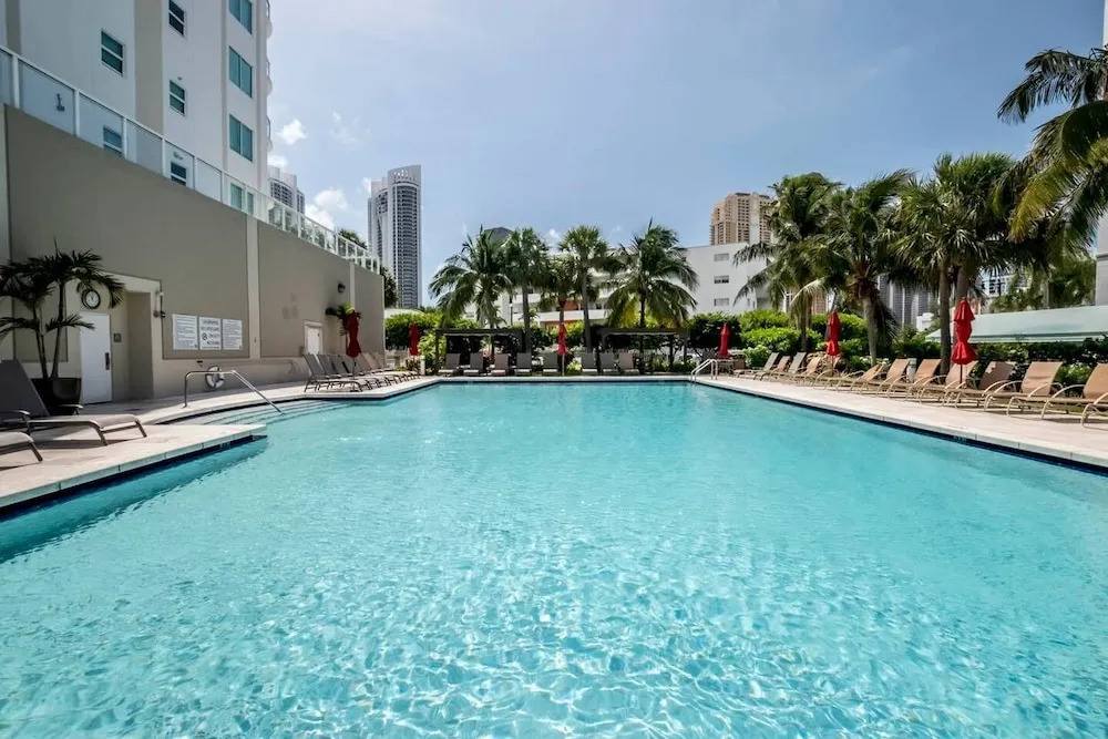 Le Marina Bay 709 by Go Florida Condo, Sunny Isles.