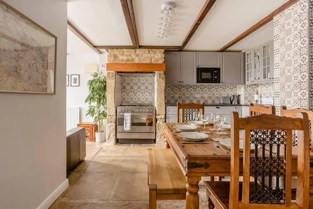 Oldmill-2bed-sleeps6-privategarden-optionalhottub