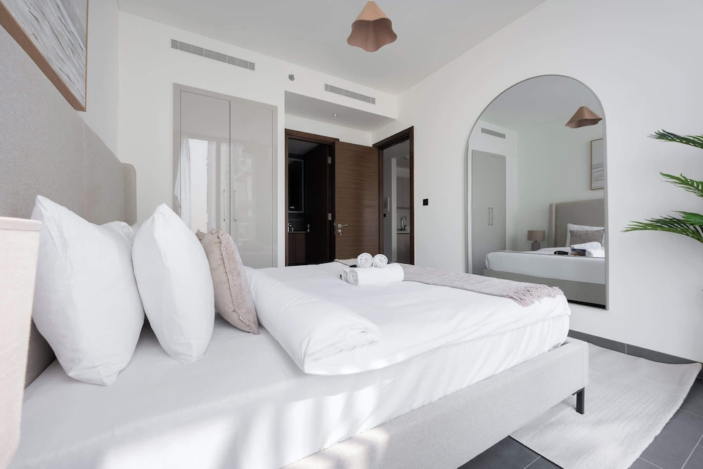 Meydan Apartment Sleeps 5 in a Great Location