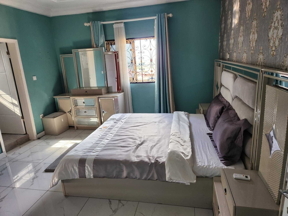 Rovie Estate Apart Hotel Buea