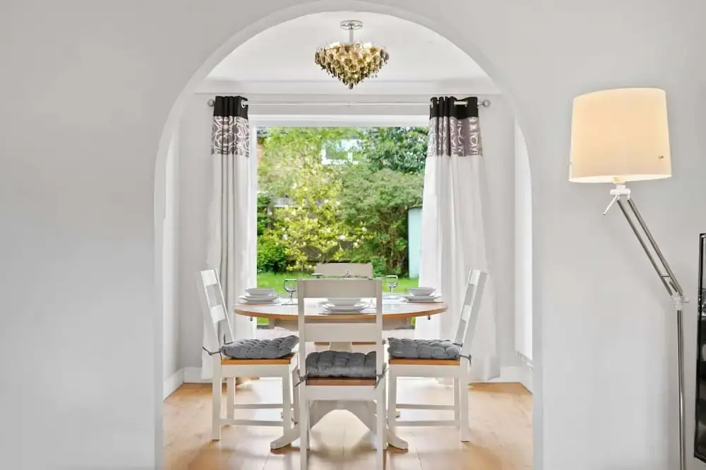 Host Stay Stockenchurch
