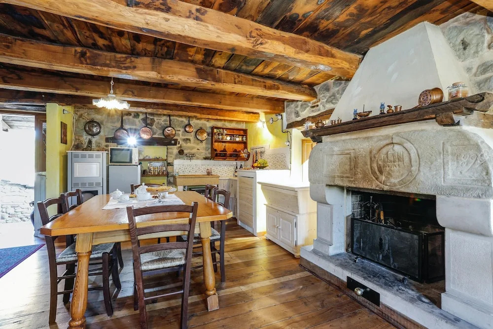 Chalet With 2 Bedrooms in Meschia, With Wonderful sea View and Furnished Garden Near the Slopes
