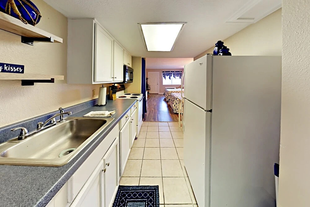 131 Sea Breeze 1 Bedroom 1 Bathroom Condo