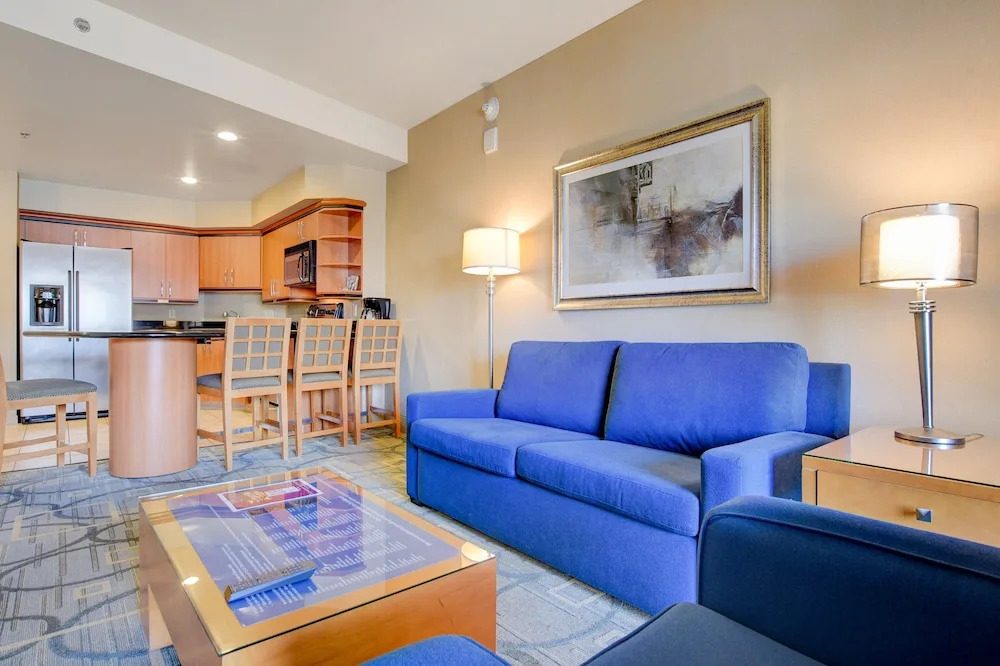 Sapphire Skyline Premium Suite