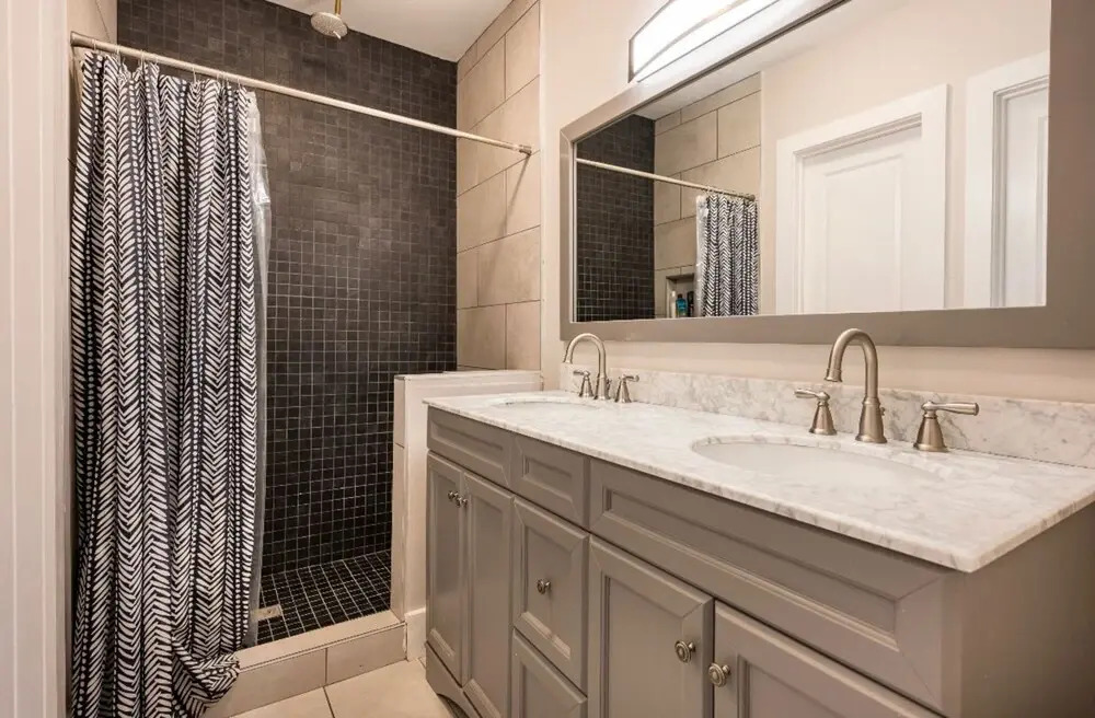 Charming Fully-renovated Bungalow
