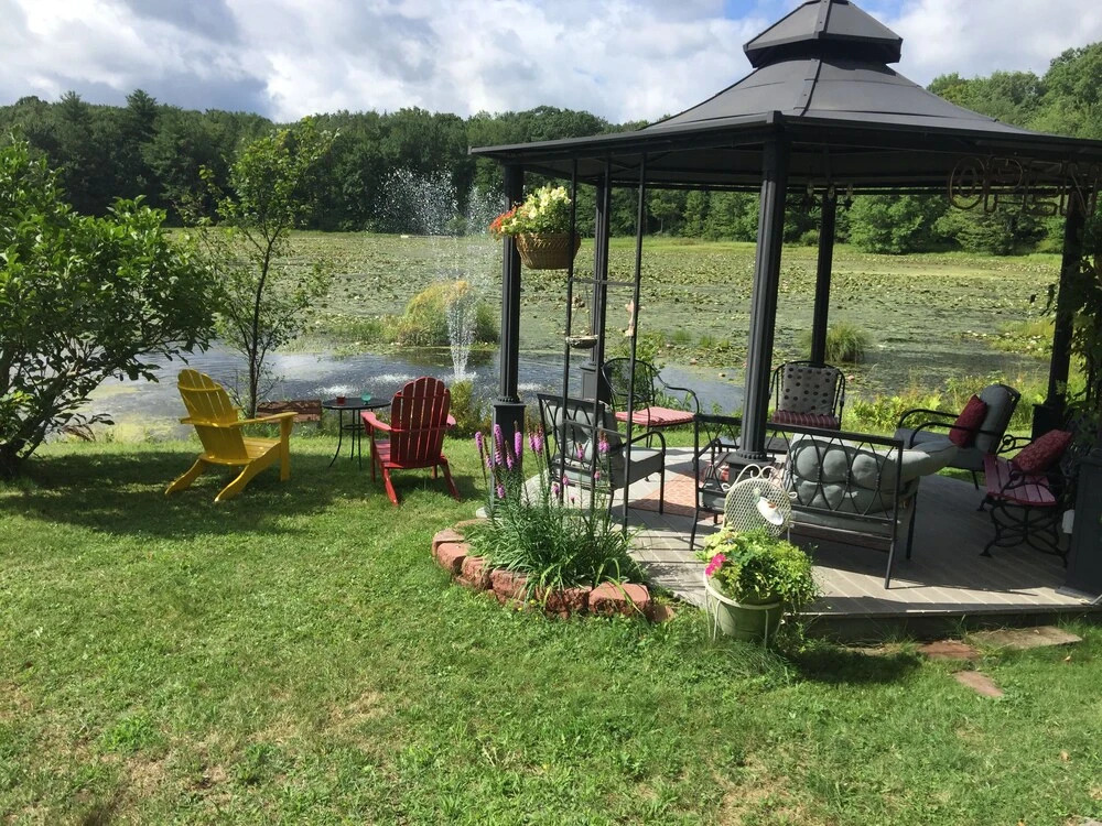 Lake Mocatek Inn