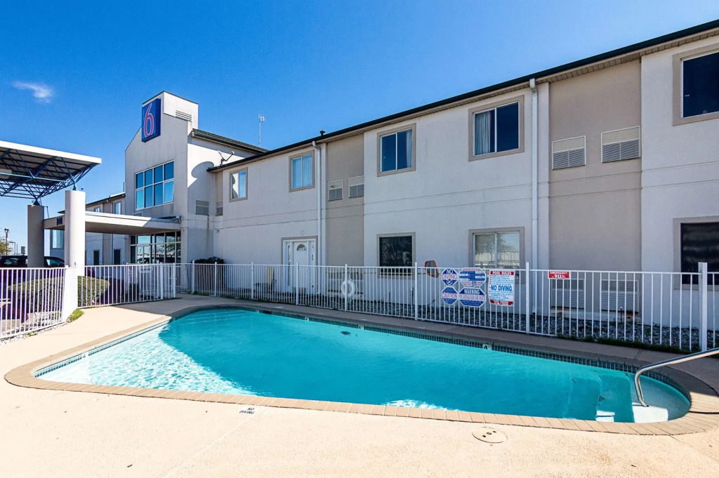 Motel 6-Terrell, TX