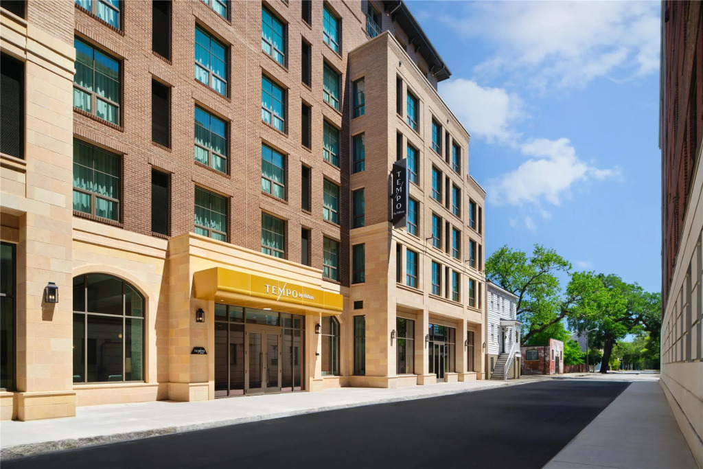 Tempo By Hilton Savannah Historic District