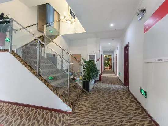 Mirren Hotel (Wuhan Hubei University of Technology La Defense Branch)