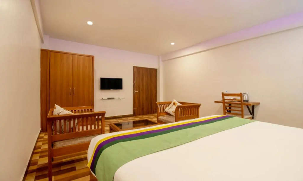 Treebo Elite Plaza, 700 Mtrs From Madikeri Fort