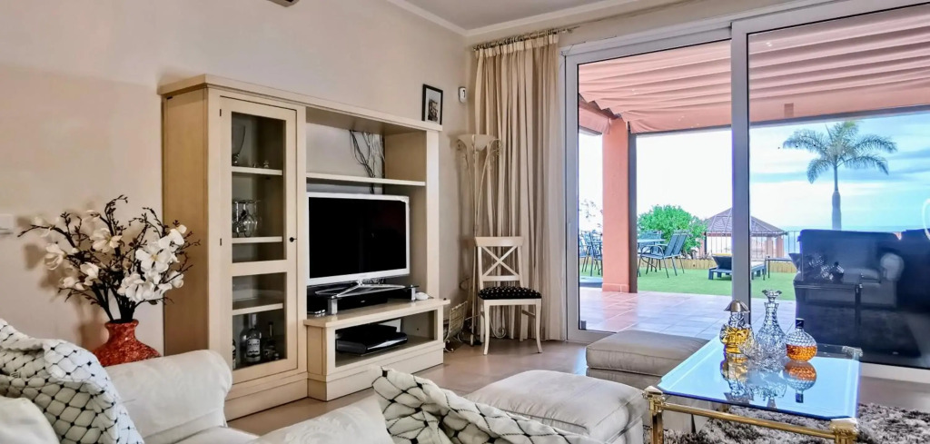 Villa mit Meerblick und Pool direkt am Golfplatz von Adeje
