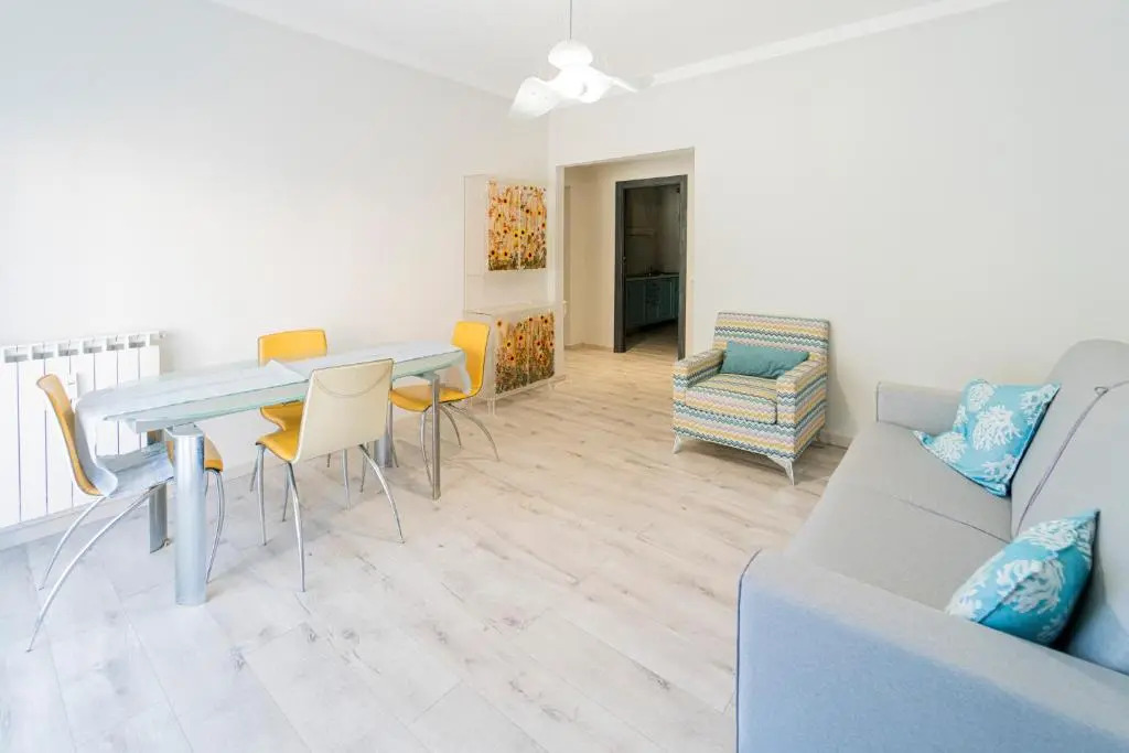 097 - Casa Stella a Riva Trigoso, 300 metri da mare e spiaggia, POSTO AUTO PRIVATO GRATIS
