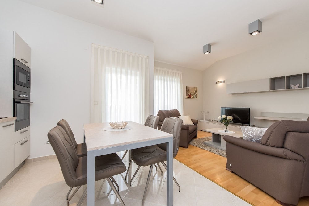 Sargas Suite 4 With Garden View