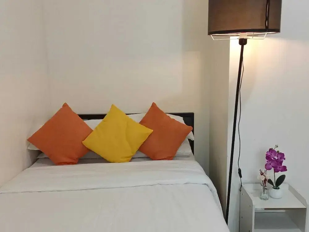 2BR/Pioneer Woodland connected to Metro Rail Station SM Light Boni Mandaluyong Manila Philippines