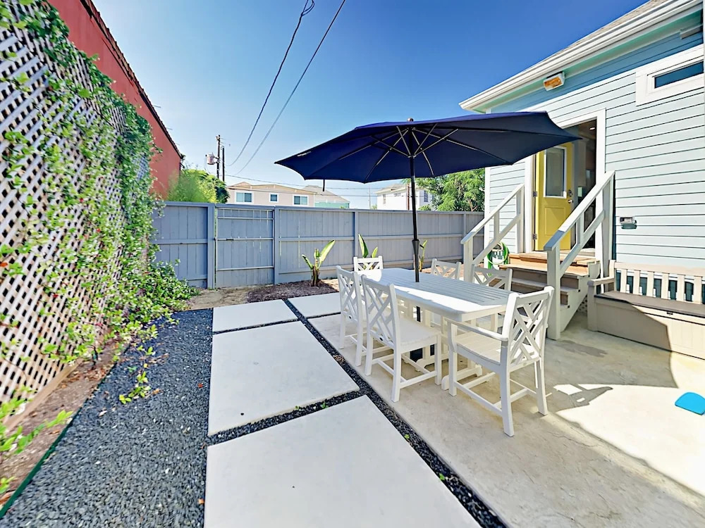 2610 Avenue Q 1/2 Home 2 Bedrooms 1.5 Bathroom Home