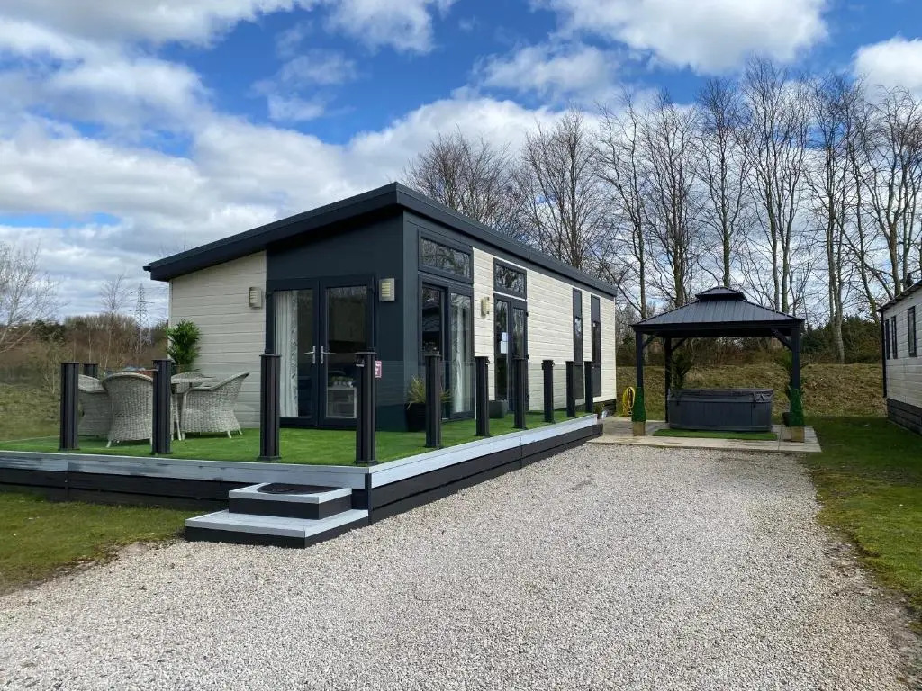 Silverdale Lodge Hot Tub & Wifi