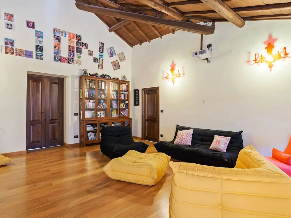 Vintage Castle in Vetralla With Swimming Pool