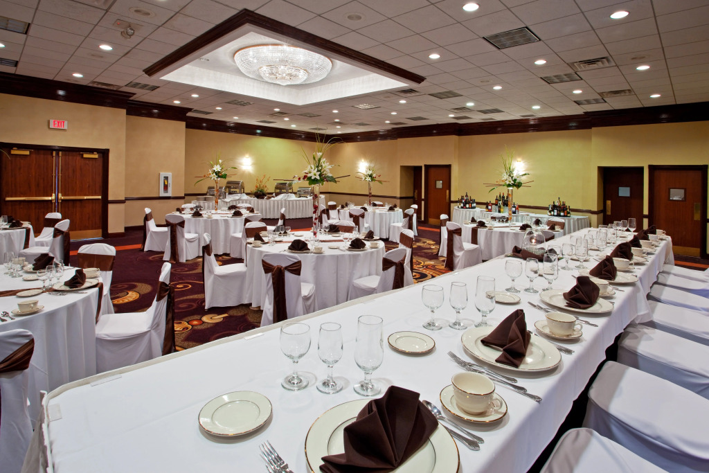 Holiday Inn Youngstown-South - Boardman by IHG