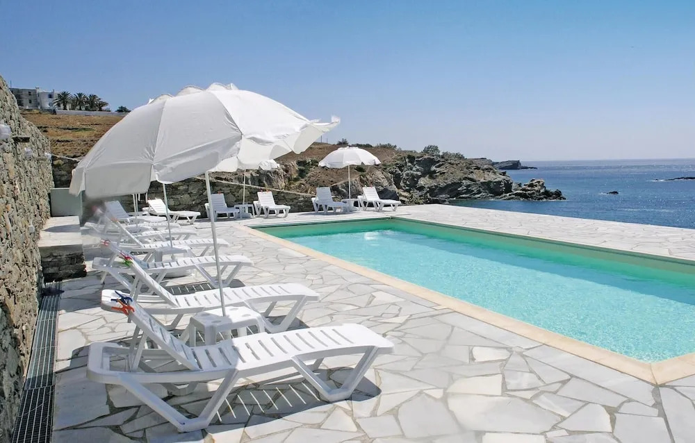 Stunning Home In Ampela, Syros