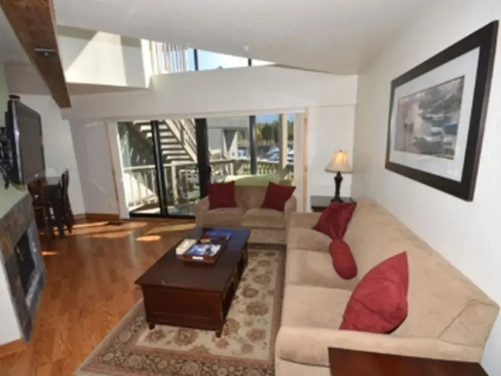 489 Ala Wai, 48 3 Bedroom Condo by RedAwning