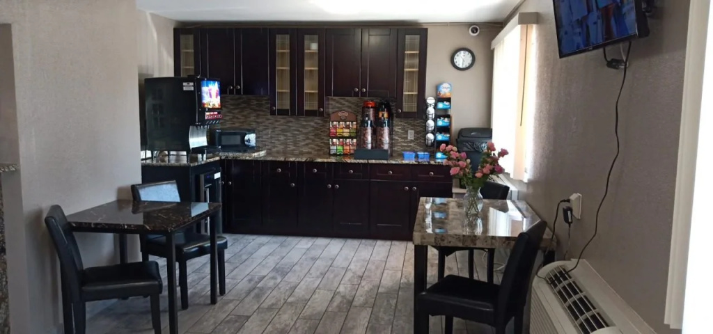 Econo Lodge Inn & Suites Yuma