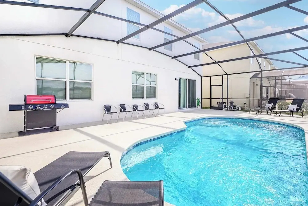 Waterfront Family Mansion w Bbq, Games Room, & Pool