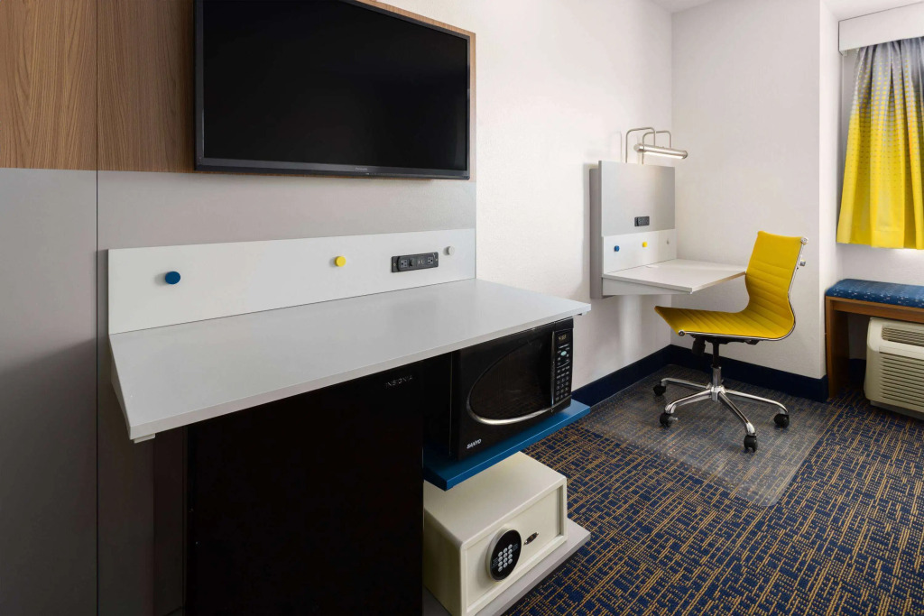 Microtel Inn and Suites Dover