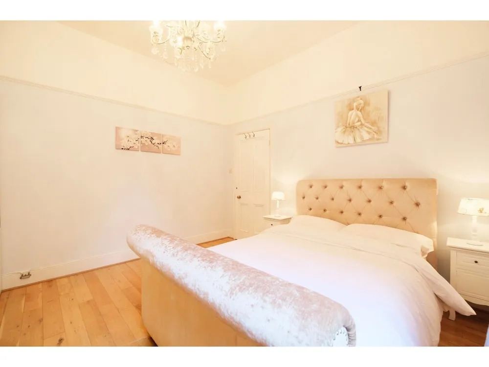 Lovely 1BR Edwardian House For 4 in North London