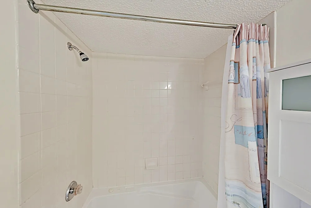 Dazzling Gulf-view W/ 2 Pools Walk To Pier 2 Bedroom Condo