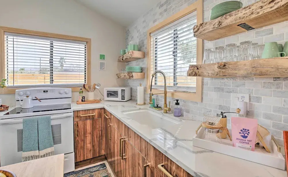Modern Joshua Tree Bungalow With Fire Pit & Bbq!