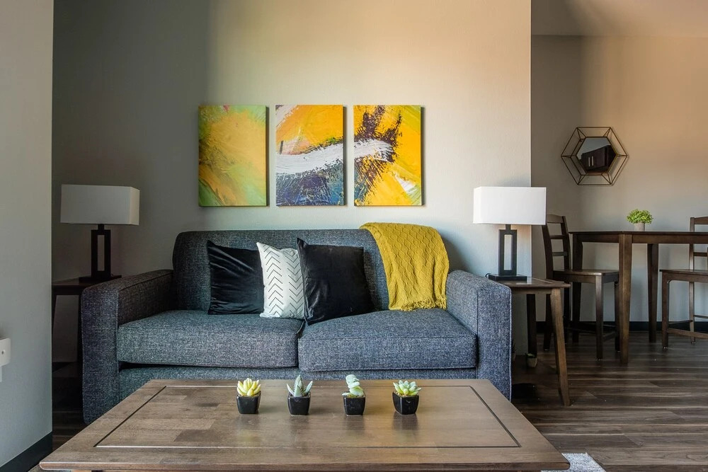 Sculpture Park Apts by Frondesk