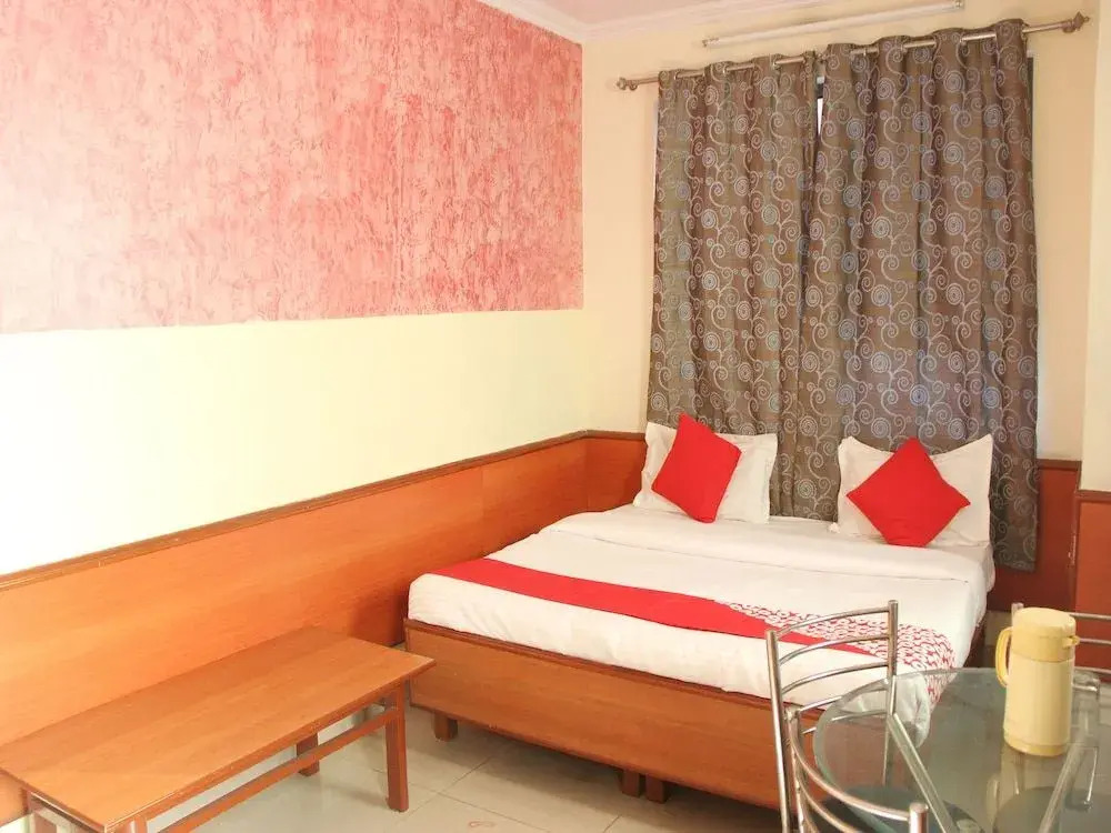 OYO 14067 Hotel Suryamani
