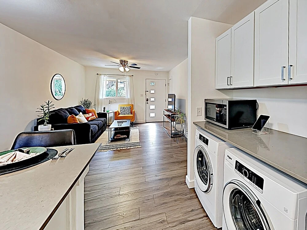 New Listing! Travis Heights Haven Near Trendy Soco 2 Bedroom Condo