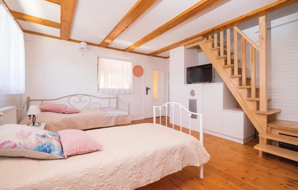Amazing Home in Zagreb With Outdoor Swimming Pool, Wifi and Outdoor Swimming Pool