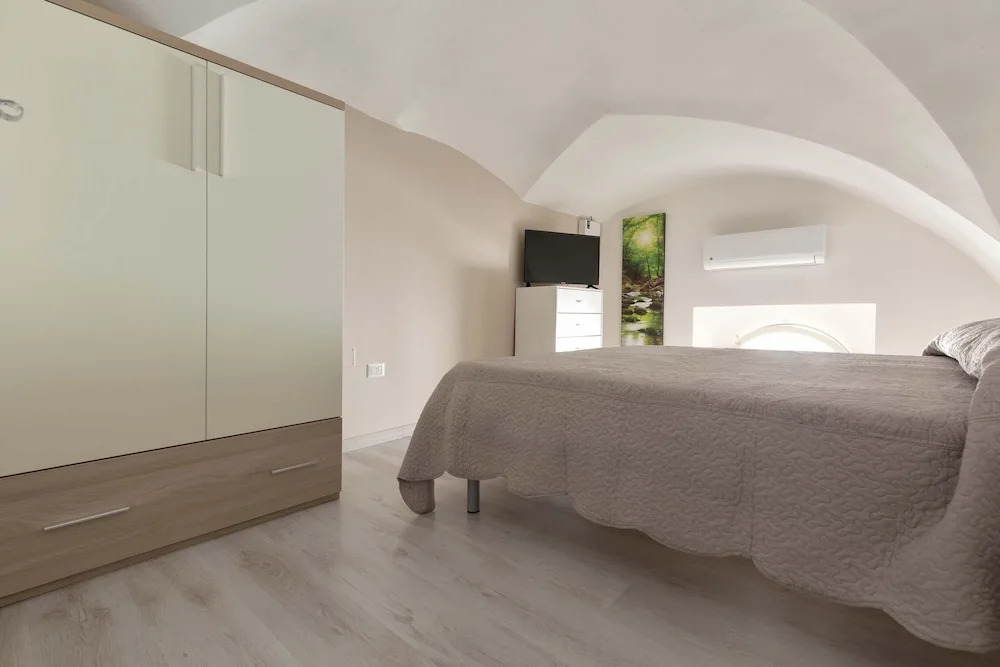 2252 Suite 79 by Barbarhouse